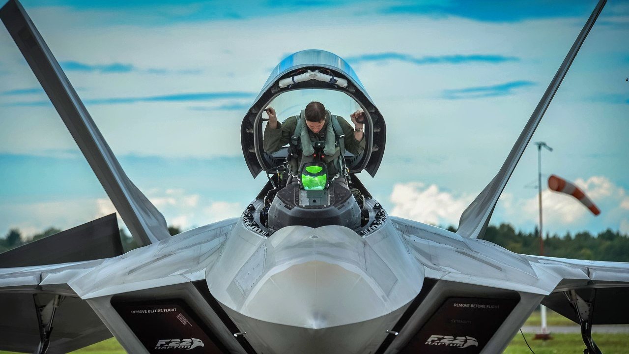 F-22 Raptor Cockpit