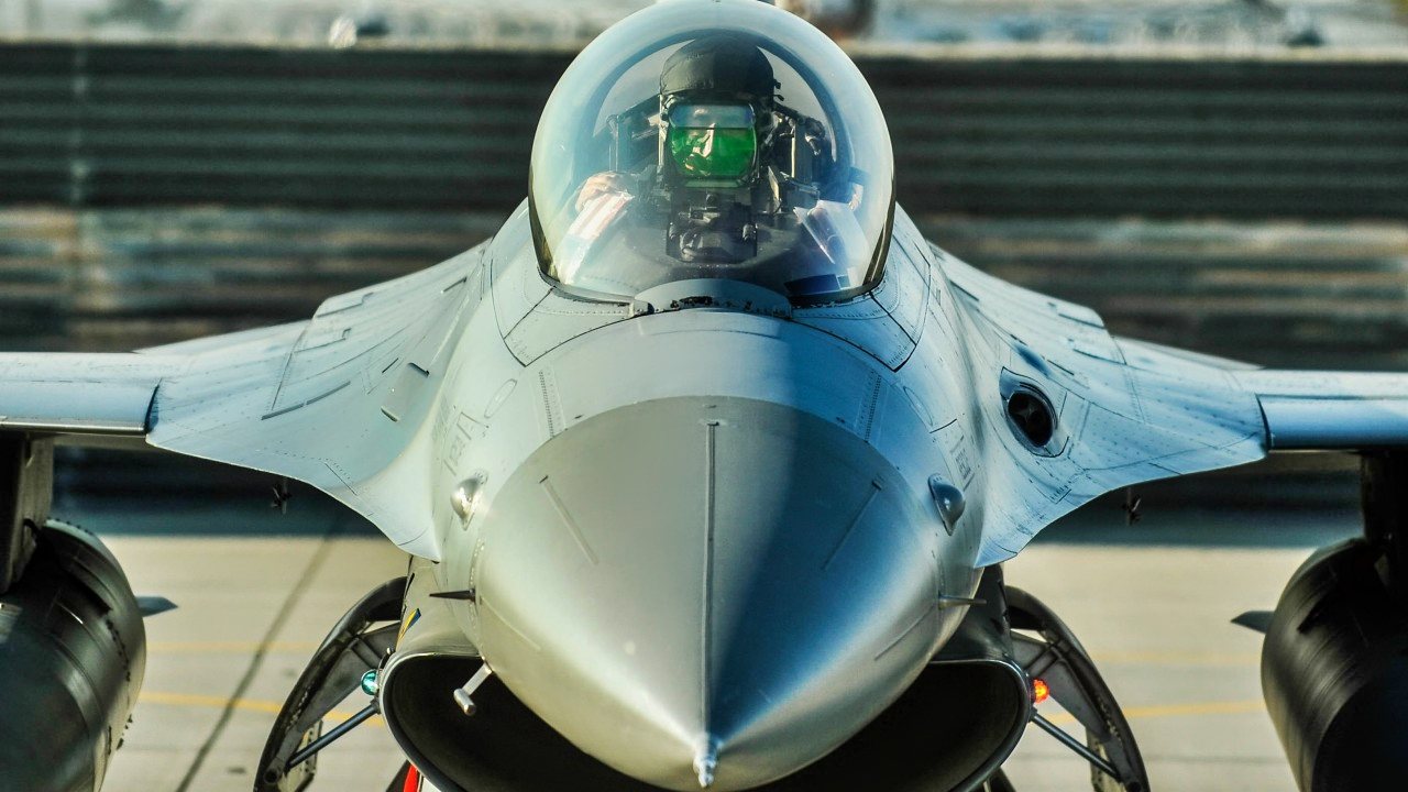 F-16 Fighter