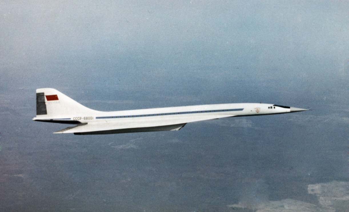 Tu-144