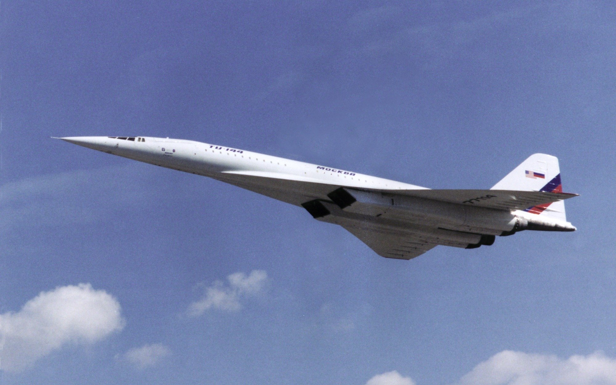 Tu-144