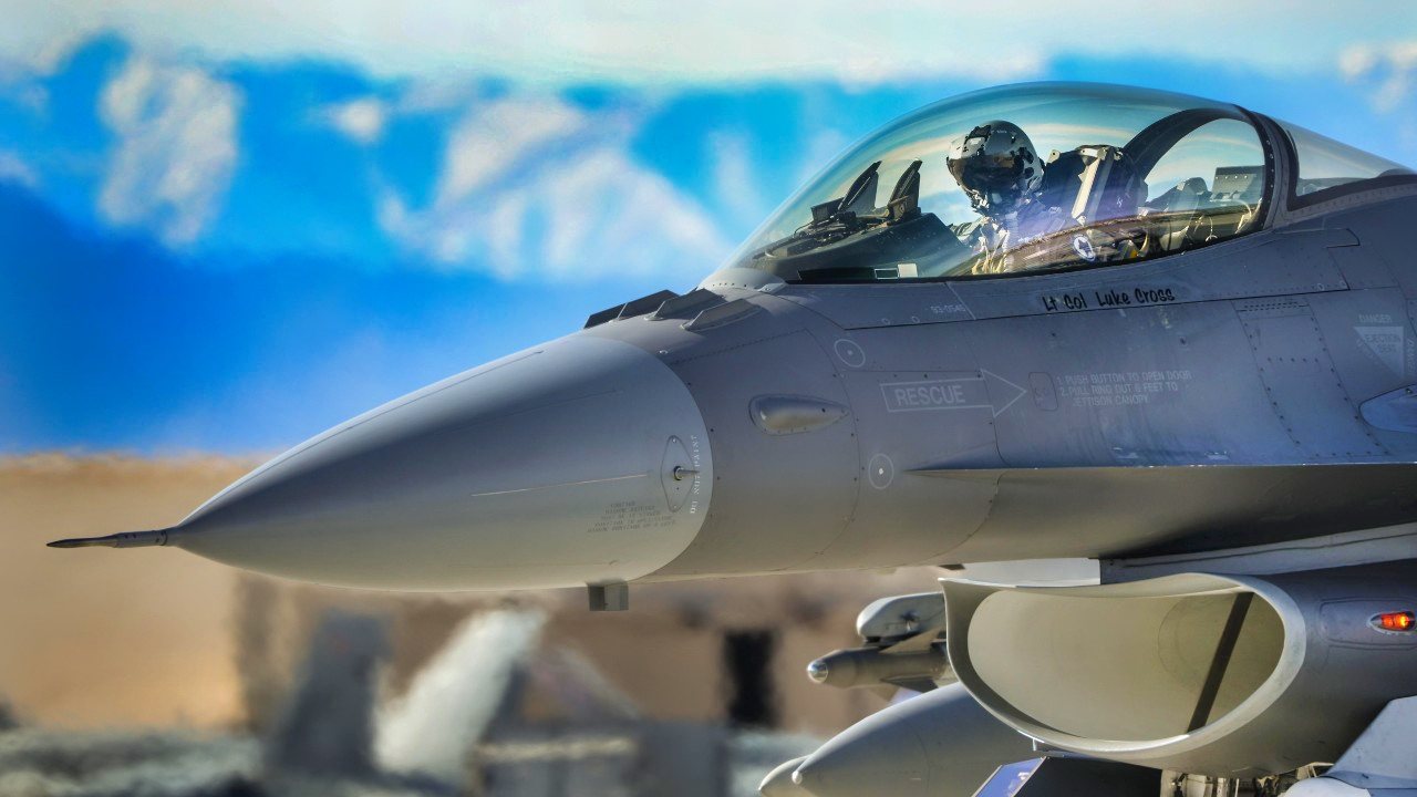 F-16