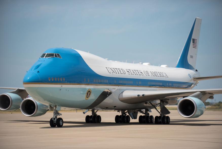 https://www.dvidshub.net/image/5688282/president-trump-arrives-kentucky-air-guard