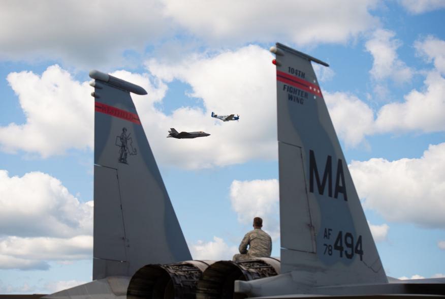 https://www.dvidshub.net/image/5697129/f-35-demo-team-soars-over-new-york