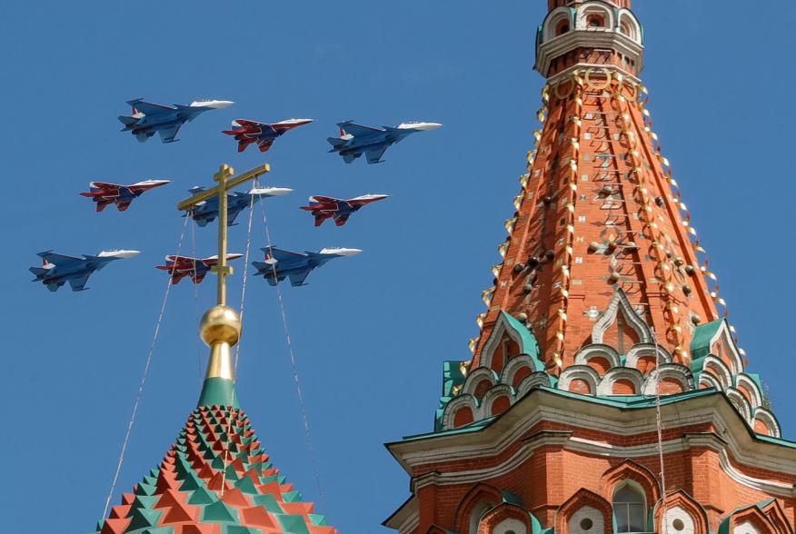  https://pictures.reuters.com/archive/RUSSIA-VICTORYDAY-PARADE-REHEARSAL-RC18699AD2B0.html 