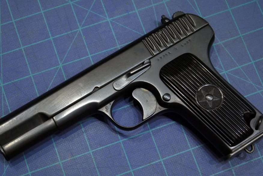 https://en.wikipedia.org/wiki/TT_pistol#/media/File:TT-33_2.JPG