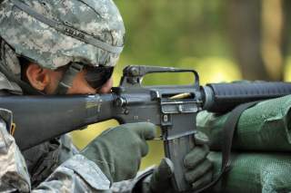 By U.S. Army Europe Images from Heidelberg, Germany - 1st Lt. Keller Fires M16, CC BY 2.0, https://commons.wikimedia.org/w/index.php?curid=29781229