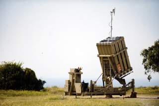 By Israel Defense Forces - Iron Dome Battery Deployed Near Ashkelon, CC BY 2.0, https://commons.wikimedia.org/w/index.php?curid=34382720