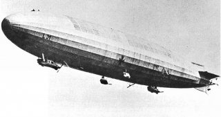 By Unknown author - http://lzdream.net/dirigeables/zeppelin/type/r/l31_00.jpg, Public Domain, https://commons.wikimedia.org/w/index.php?curid=51521315