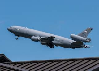 https://www.dvidshub.net/image/5370118/kc-10-extender-and-c-5m-super-galaxy-takes-off-dover-air-force-base