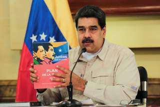 Venezuela's President Nicolas Maduro speaks during a meeting with ministers at Miraflores Palace in Caracas, Venezuela November 2, 2018. Miraflores Palace/Handout via REUTERS ATTENTION EDITORS - THIS PICTURE WAS PROVIDED BY A THIRD PARTY.