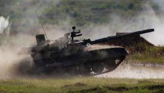 T-80U tank moves during a demonstration at the International military-technical forum ARMY-2019 at Alabino range in Moscow Region, Russia June 25, 2019. REUTERS/Maxim Shemetov