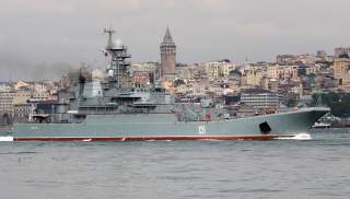 The Russian Navy's landing ship Azov sets sail in the Bosphorus, on its way to the Black Sea, in Istanbul, Turkey May 29, 2018. REUTERS/Yoruk Isik