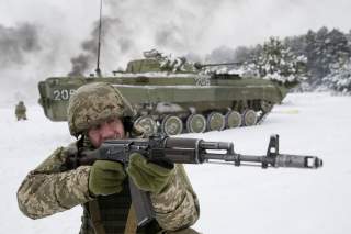 An Ukrainian Army reservist takes part in military exercises at the Ukrainian Army training centre 