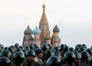 Russian servicemen in historical uniforms stand during military parade training in Red Square in Moscow November 5, 2009. The parade will take place on November 7 to mark the anniversary of a historical parade in 1941 when Soviet soldiers marched through 