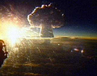 https://en.wikipedia.org/wiki/Tsar_Bomba#/media/File:Tsar_photo11.jpg