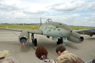 Nachbau der Messerschmitt 262, des ersten in Serie gebautem strahlgetriebenen Jagdflugzeuges. Foto von Oliver Thiele (o.thiele@gmx.net), Mai 2006