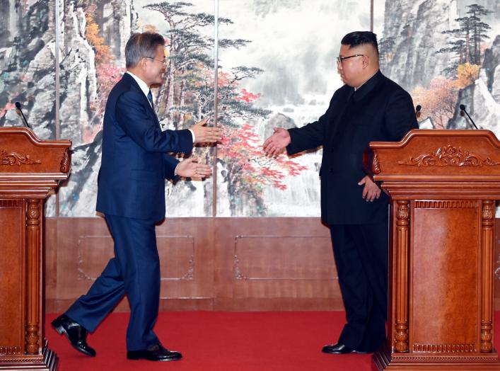 South Korean President Moon Jae-in and North Korean leader Kim Jong Un attend a joint news conference in Pyongyang, North Korea, September 19, 2018. Pyeongyang Press Corps/Pool via REUTERS