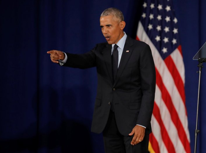 Former U.S. President Barack Obama leaves after speaking at the University of Illinois Urbana-Champaign in Urbana, Illinois, U.S., September 7, 2018. REUTERS/John Gress