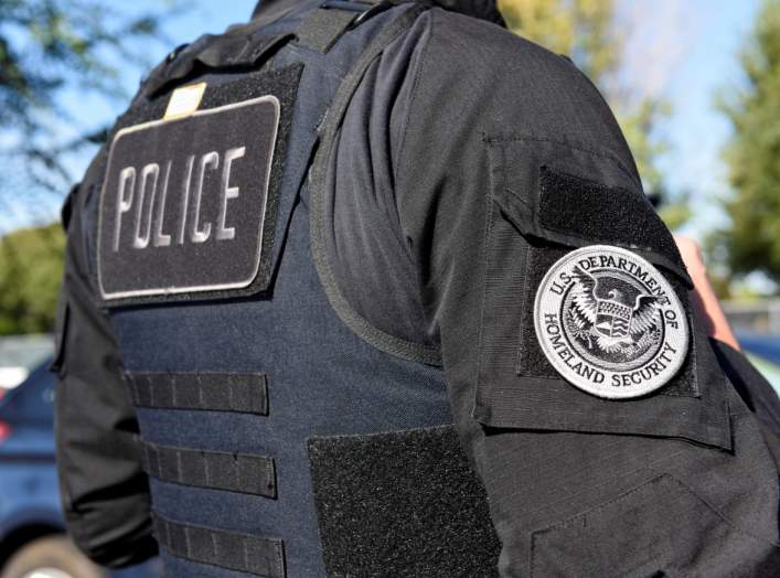 A member of Immigration and Customs Enforcement (ICE) and Removal Operations (ERO) (San Francisco and Northern California) Fugitive Operations teams is pictured during an operation in San Jose, California, U.S. September 25, 2019. REUTERS/Kate Munsch