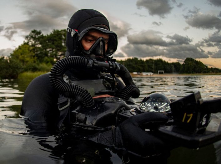 https://www.dvidshub.net/image/5774551/military-dive-operations