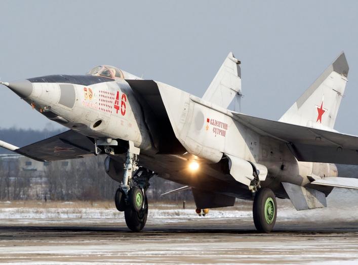 https://upload.wikimedia.org/wikipedia/commons/7/75/Mikoyan-Gurevich_MiG-25RB%2C_Russia_-_Air_Force_AN2195954.jpg