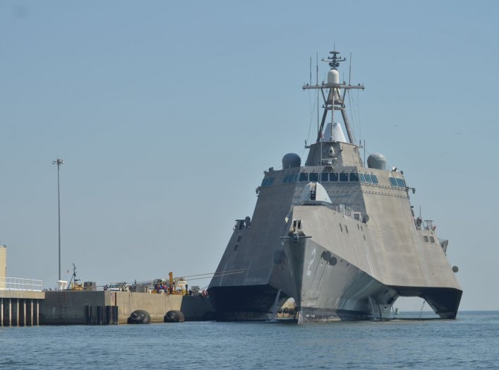 https://upload.wikimedia.org/wikipedia/commons/0/05/US_Navy_110912-N-AU606-002_The_littoral_combat_ship_USS_Independence_%28LCS_2%29_makes_preparations_at_Naval_Air_Station_Pensacola_before_getting_under.jpg