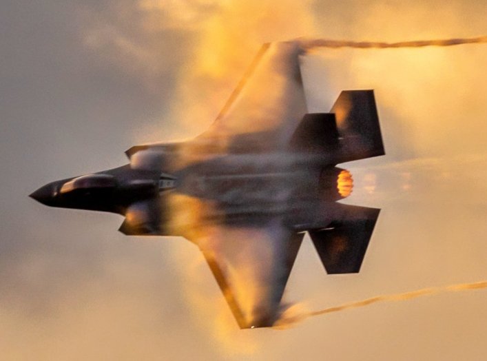 F-22 Raptor Stealth Fighter U.S. Air Force