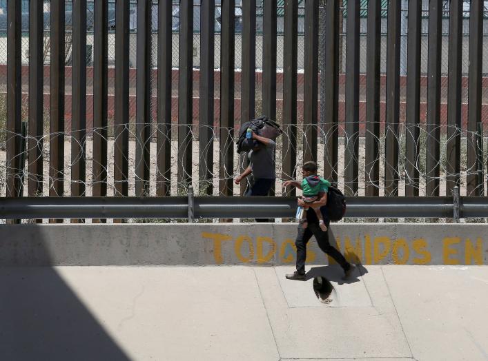 https://pictures.reuters.com/archive/USA-IMMIGRATION-MEXICO-RC1AAC6E01B0.html