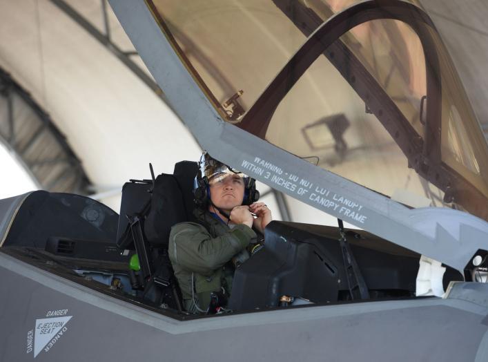 https://www.dvidshub.net/image/4175927/first-33-fw-f-35a-reaches-1000th-flying-hours