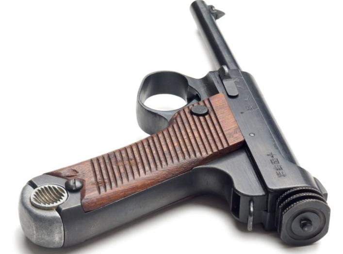 https://en.wikipedia.org/wiki/Nambu_pistol#/media/File:Nambu2470.jpg