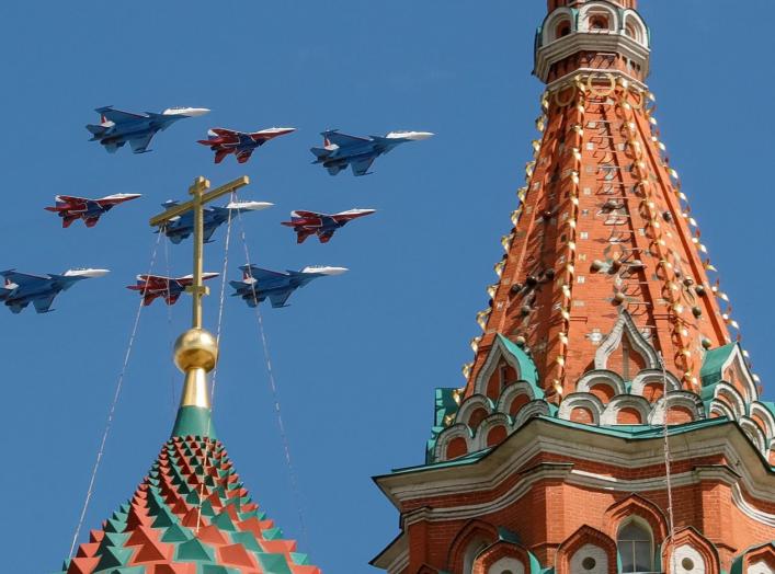  https://pictures.reuters.com/archive/RUSSIA-VICTORYDAY-PARADE-REHEARSAL-RC18699AD2B0.html 