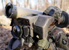 U.S. Army soldiers assigned to 101st Airborne Division (Air Assault) train on The Javelin Close Combat Missile System during Expert Infantryman Badge training at Fort Campbell, Kentucky. U.S., December 5, 2019. REUTERS/Bryan Woolston